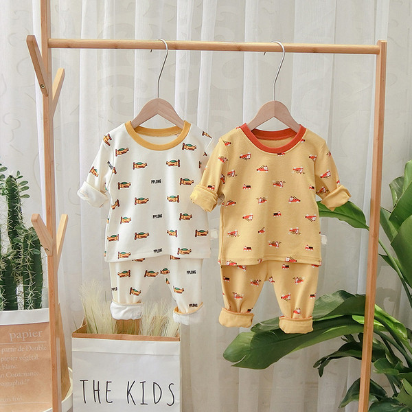 Nou model de pijamale pentru copii pentru baieti in bej si galben