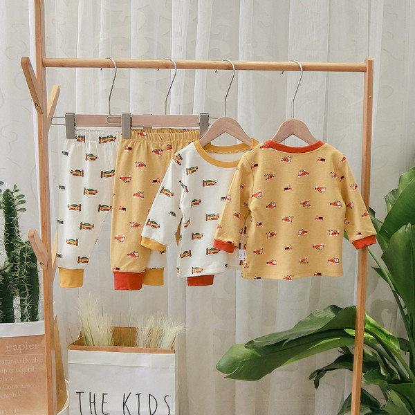 Нов модел детска пижама за момчета в бежов и жълт цвят