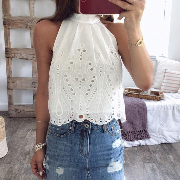 Modern női felső, magas gallérral, fehér színben