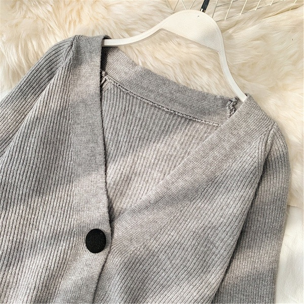 Cardigan de dama cu nasturi in negru, bej si gri