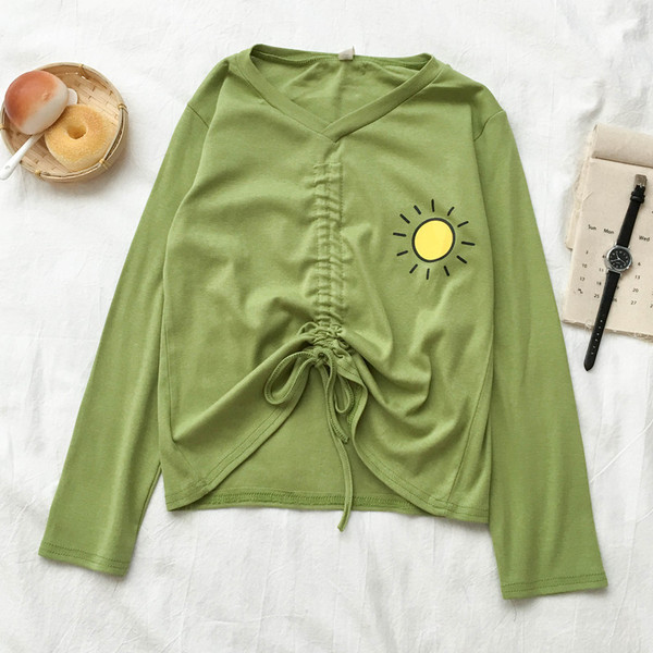 Bluza de dama in mai multe culori cu aplicatie si cravate