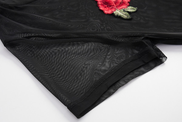 Διαφανή  γυναικείο μπλουζάκι σε μαύρο χρώμα με κεντήματα