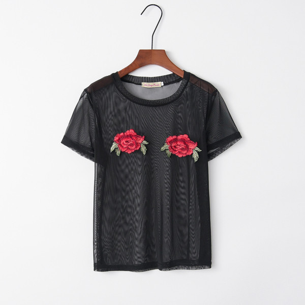 Διαφανή  γυναικείο μπλουζάκι σε μαύρο χρώμα με κεντήματα