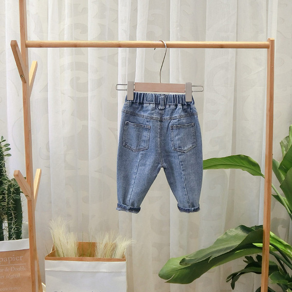 Νέο μοντέλο παιδικά τζιν με τσέπες σε  μπλε χρώμα  για αγόρια