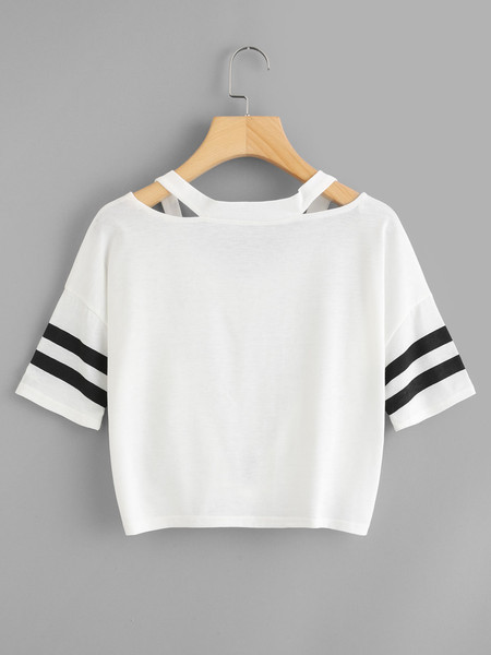 Καθημερινή γυναικεία μπλούζα με κορδόνια και κοντά μανίκια σε λευκό χρώμα