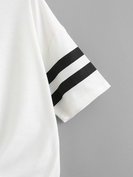 Καθημερινή γυναικεία μπλούζα με κορδόνια και κοντά μανίκια σε λευκό χρώμα