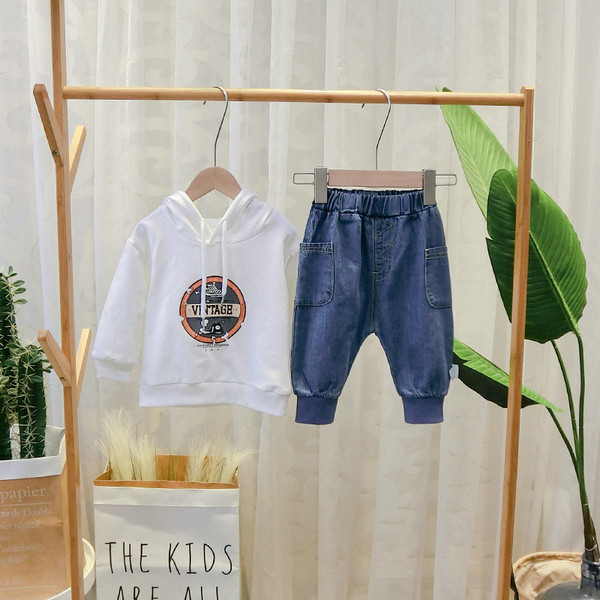 Νέο μοντέλο μοντέρνα παιδικά  τζιν με τσέπες σε δύο χρώματα