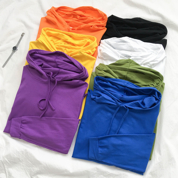 Női blúz több színben kapucnival és nyakkendővel