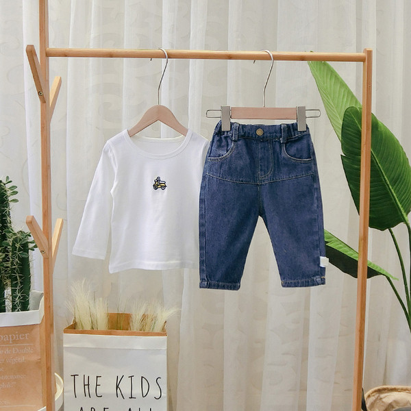 Νέο μοντέλο παιδικό τζιν παντελόνι με τσέπες σε μπλε χρώμα 