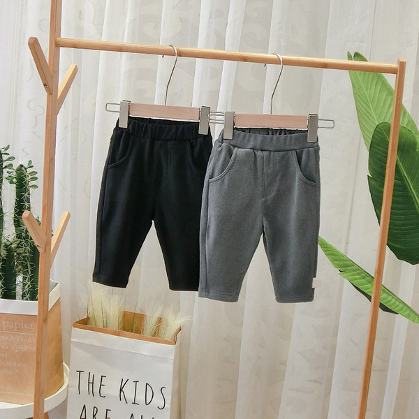 Нов модел детски панталони за момчета в сив и черен цвят