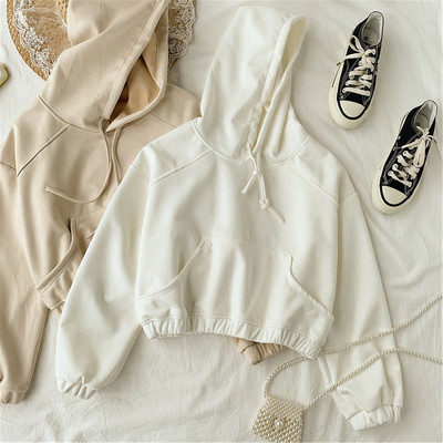 Γυναικείο αθλητικό μπλουζάκι με κουκούλα - κοντό μοντέλο