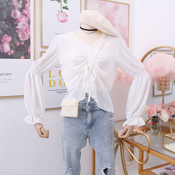 Μοντέρνα  γυναικεία μπλούζα με λαιμόκοψη και δεσμούς σε διάφορα χρώματα