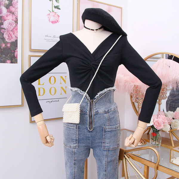 Κομψή  μπλούζα γυναικών με λαιμόκοψη σε διάφορα χρώματα