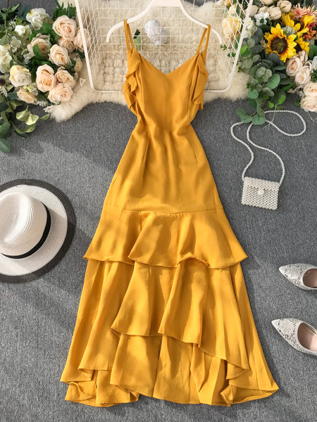 Stílusos női hosszú ruha szabású modell vékony pántokkal, több színben