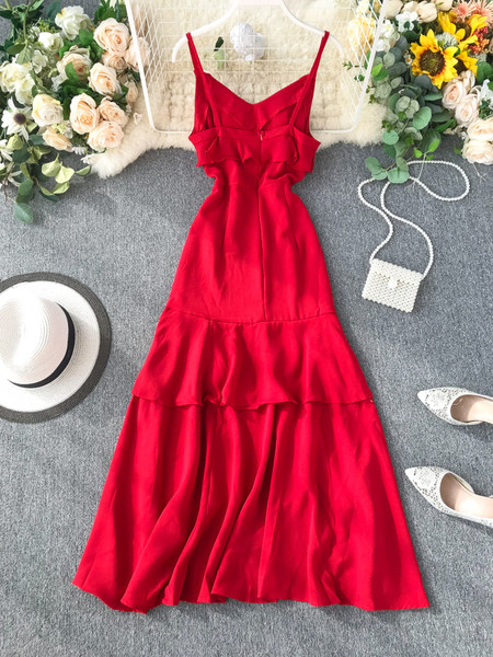 Stílusos női hosszú ruha szabású modell vékony pántokkal, több színben