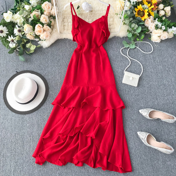 Stílusos női hosszú ruha szabású modell vékony pántokkal, több színben