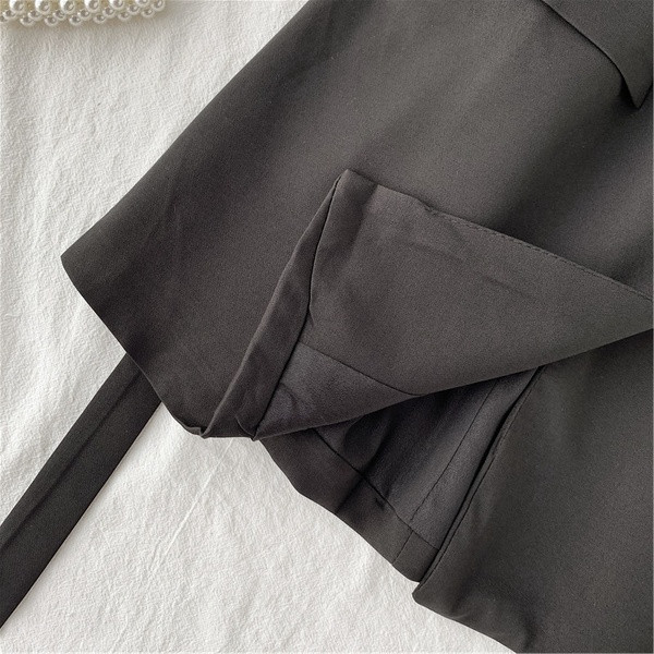 Γυναικείο  γιλέκο με ζ΄ώνη στη  μέση σε μαύρο χρώμα