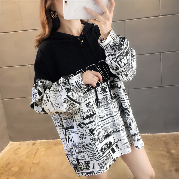 Γυναικεία μπλούζα σε τρία χρώματα με δεσμούς και μοντέλο  με κουκούλα