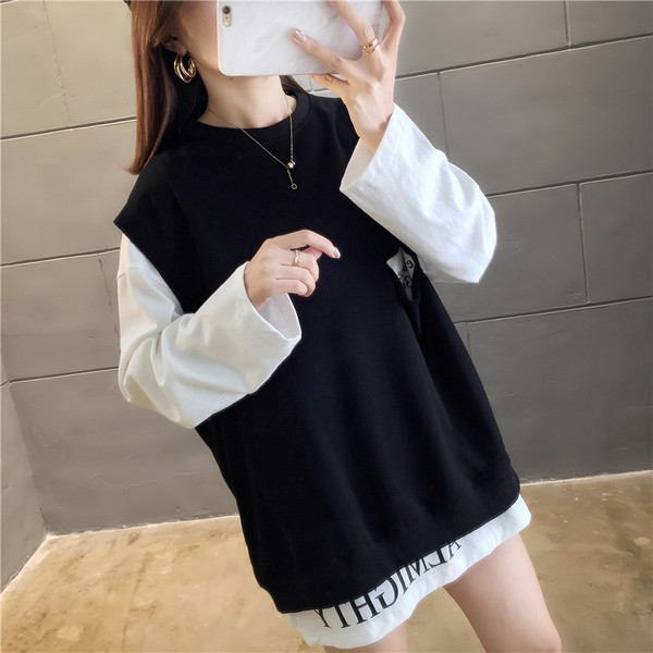 Καθημερινή  γυναικεία μπλούζα σε τρία χρώματα με γράμματα και O-λαιμό