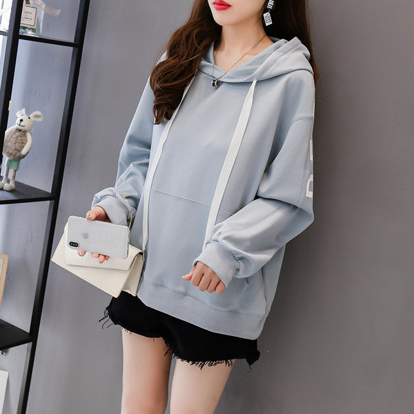 Αθλητική casual γυναικεία μπλούζα σε δύο χρώματα με γράμματα