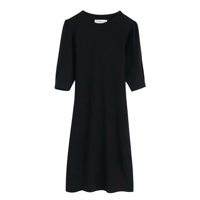 Σύντομο γυναικείο φόρεμα με ωοειδές ντεκολτέ σε τρία χρώματα