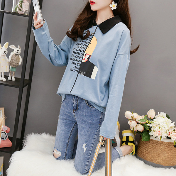 Μοντέρνα γυναικεία μπλούζα σε τρία χρώματα με εφαρμογή και κολάρο