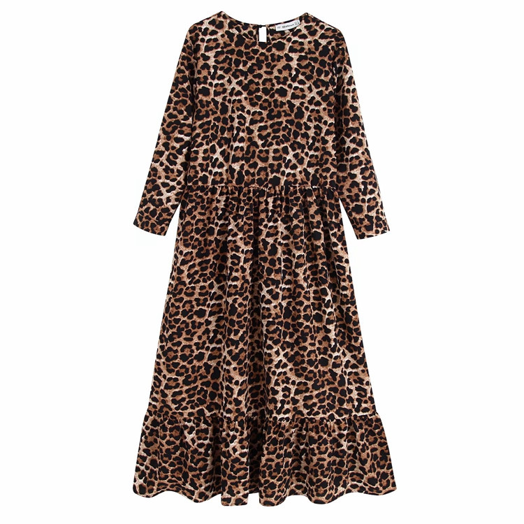 Μακρύ γυναικείο φόρεμα με ωοειδές λαιμόκοψη