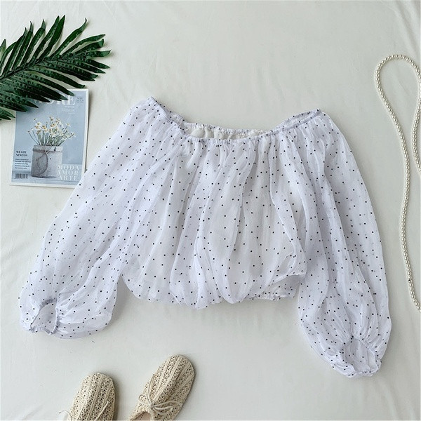 Γυναικεία μπλούζα δαντέλα με λαιμόκοψη σε διάφορα χρώματα