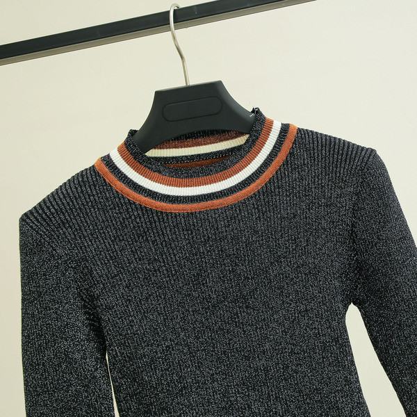 Μοντέρνα γυναικεία μπλούζα με γυαλιστερό αποτέλεσμα - σε πολλά χρώματα