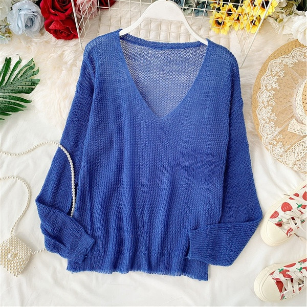 Γυναικεία μπλούζα με V-λαιμό σε διάφορα χρώματα