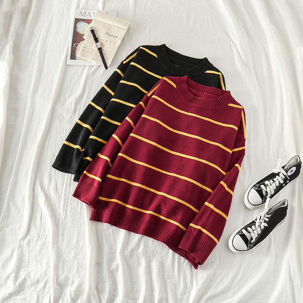 Πουλόβερ γυναικείο ριγέ σε μαύρο και μπορντό χρώμα