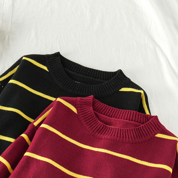 Πουλόβερ γυναικείο ριγέ σε μαύρο και μπορντό χρώμα