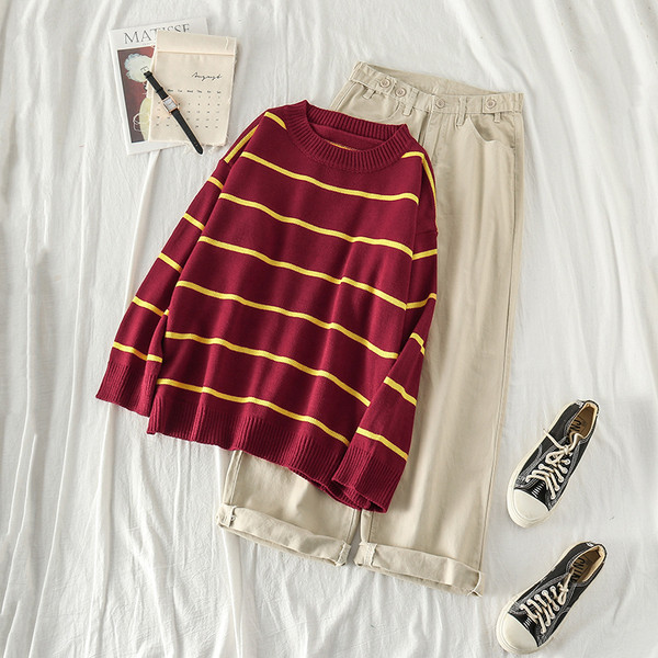 Πουλόβερ γυναικείο ριγέ σε μαύρο και μπορντό χρώμα