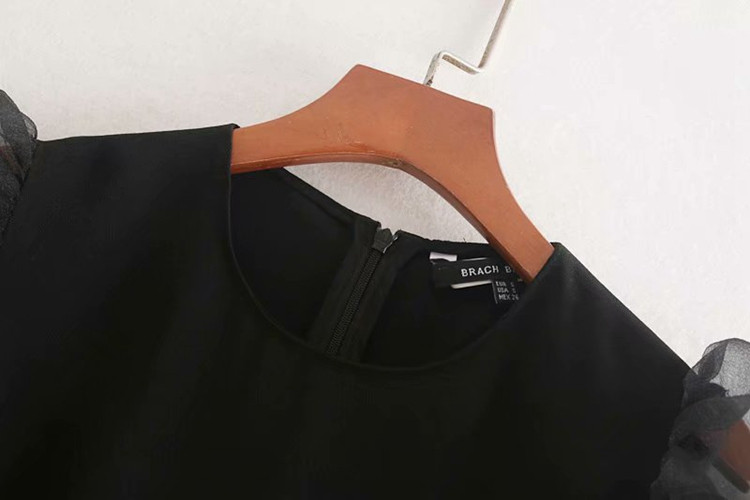 Rochie neagra lunga eleganta cu maneci din tul