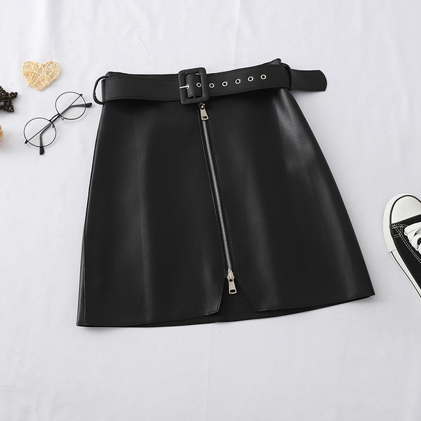 Κορυφαία γυναικεία φούστα από έκο δέρμα με φερμουάρ και ζώνη σε διάφορα χρώματα