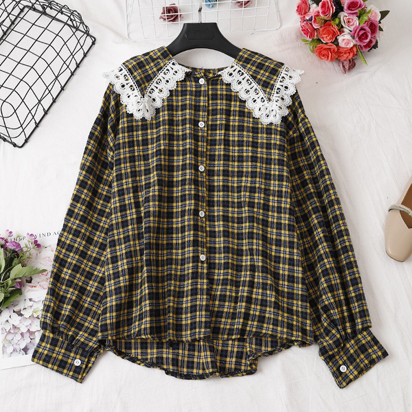 Καρό γυναικείο πουκάμισο  σε τρία χρώματα με δαντέλα