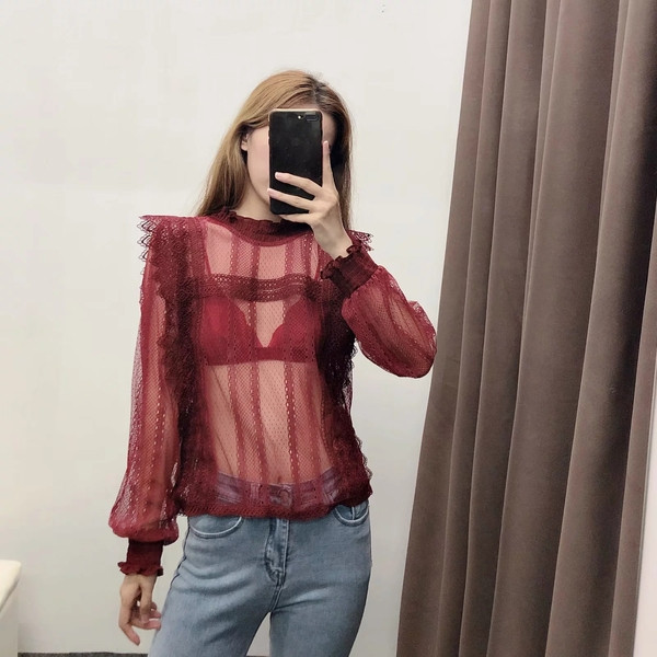 Νέαο μοντέλο μοντέρνα  γυναικεία μπλούζα σμε μπορντό χρώμα με τούλι