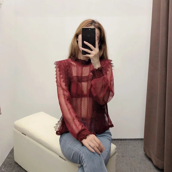 Νέαο μοντέλο μοντέρνα  γυναικεία μπλούζα σμε μπορντό χρώμα με τούλι