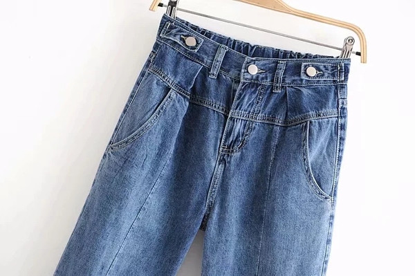 Νέο μοντέλο γυναικείων τζιν σε μπλε χρώμα - δύο μοντέλα