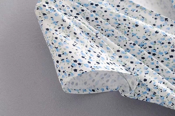 Μοντέρνο γυναικείο φόρεμα με λαιμόκοψη - δύο χρώματα