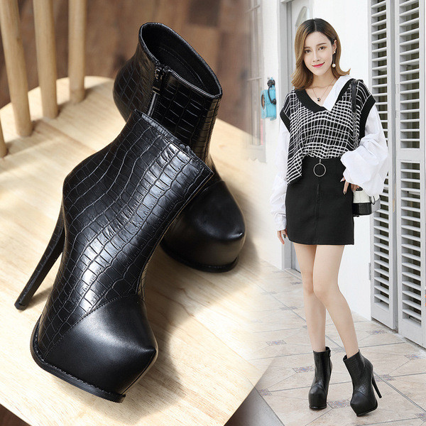 Model NOU de pantofi de dama cu toc din piele ecologica de culoare neagra