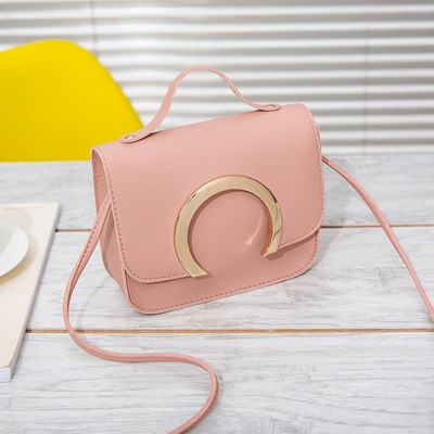 Modern női táska fém elemmel több színben