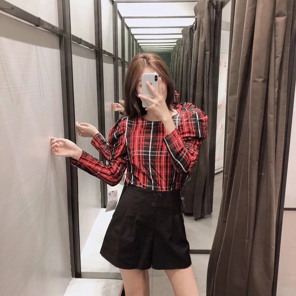 Νέο μοντέλο γυναικεία μπλούζα σε κόκκινο χρώμα