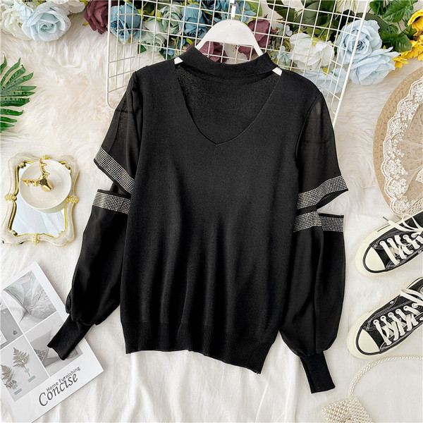 Μοντέρνα γυναικεία μπλούζα με κομμένα στοιχεία και πέτρες σε διάφορα χρώματα