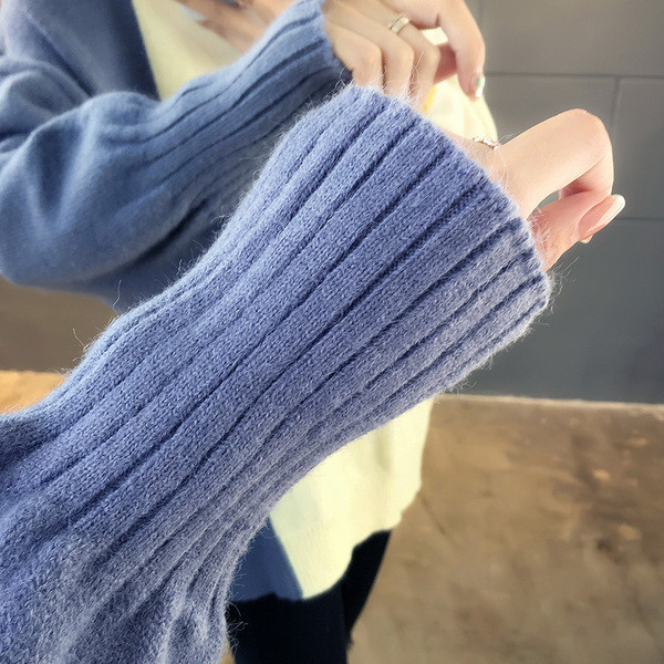 Χειμερινό γυναικείο πουλόβερ  - ένα ευρύ μοντέλο σε τρία χρώματα