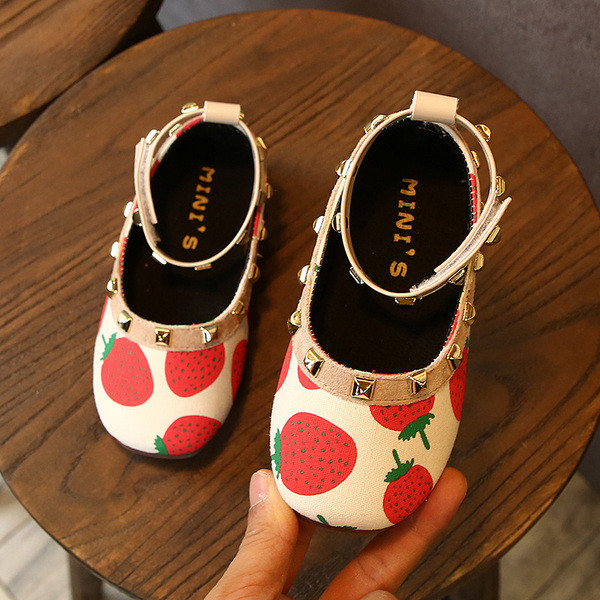 Pantofi moderni pentru copii in trei culori cu aplicatii diferite