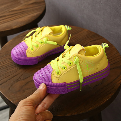 Καθημερινές παιδικές  μπότες για αγόρια σε τρία χρώματα