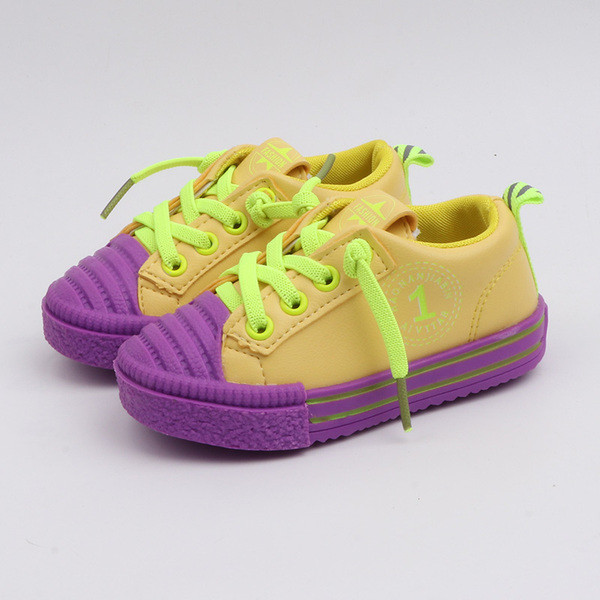 Καθημερινές παιδικές  μπότες για αγόρια σε τρία χρώματα