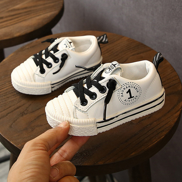 Καθημερινές παιδικές  μπότες για αγόρια σε τρία χρώματα