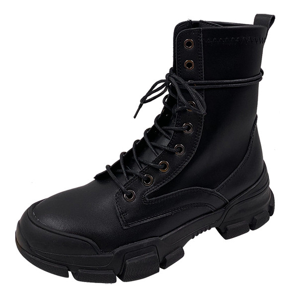 Καθημερινές γυναικείες  μπότες  με χοντρή σόλα και  δεσμούς σε μαύρο χρώμα